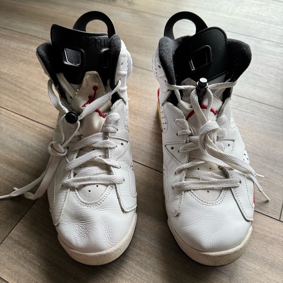 Air Jordan 6 Retro Bulls Men’s Shoes Size 7.5 White Red - Picture 2 of 9